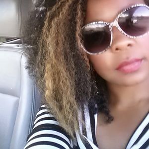 Meet your Posher, Latoya